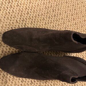 Antiqua brown suede booties size 9.5 low heel